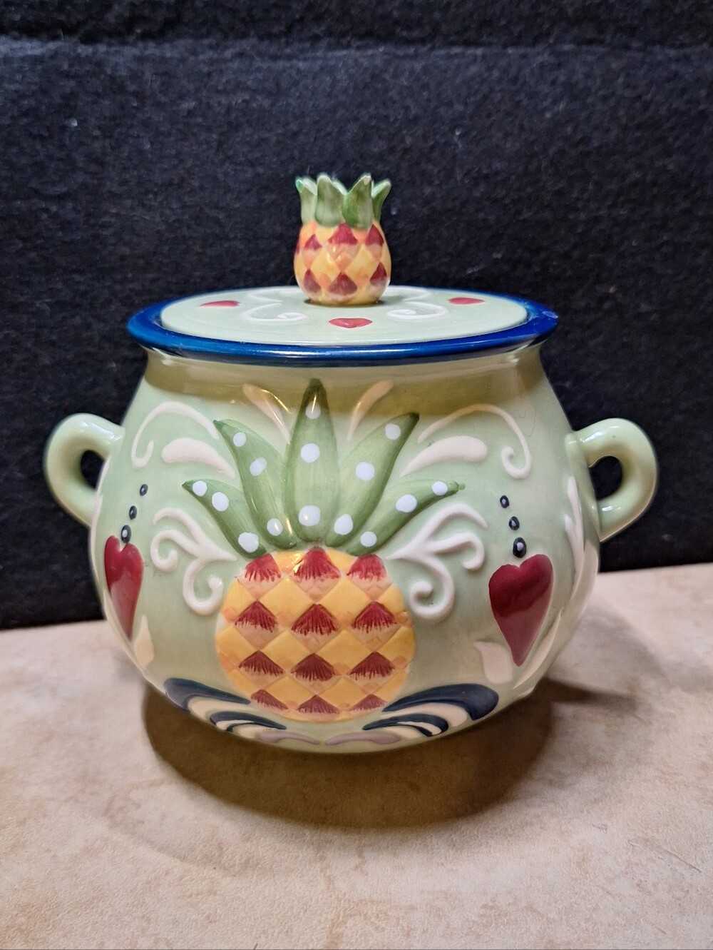 Jim Shore Heartwood Creek Folk Art  Pineapple & Hearts Covered Jar & Handles